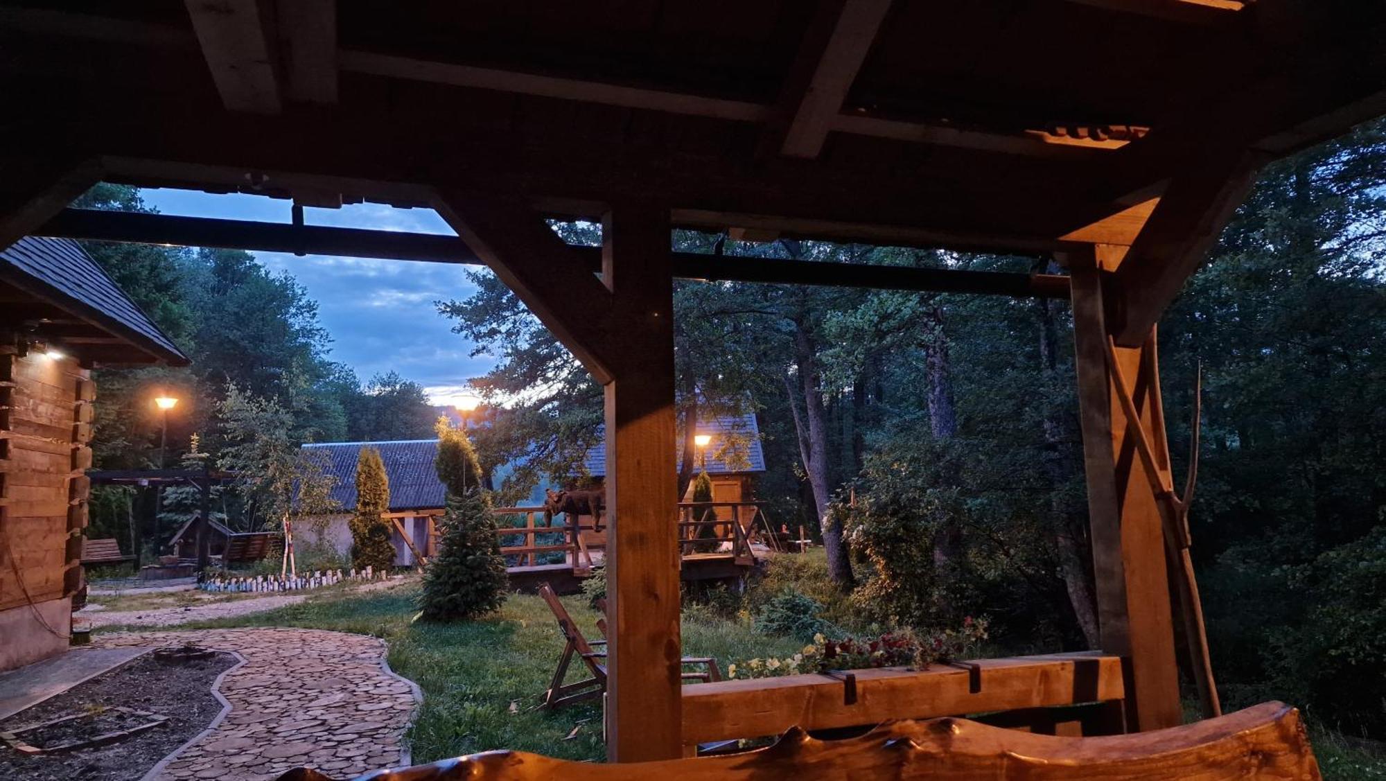 Vodenica Vrelo Chalets Vrelo Koreničko Quarto foto